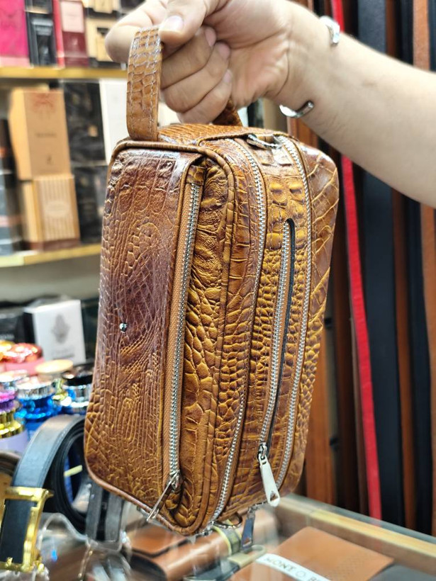کیف دوشی چرم طبیعی با زیپ قفل دار - کار درجه یک اسپرت کد ML019