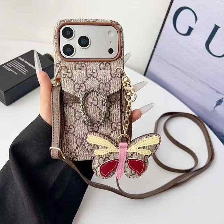 قاب Gucci snake 17Pro max همراه با بندآویز کد TR048