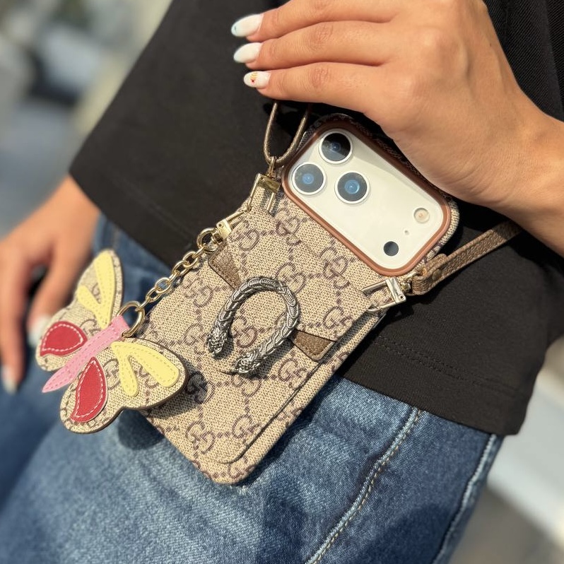 قاب آیفون Gucci snake همراه با بندآویز
