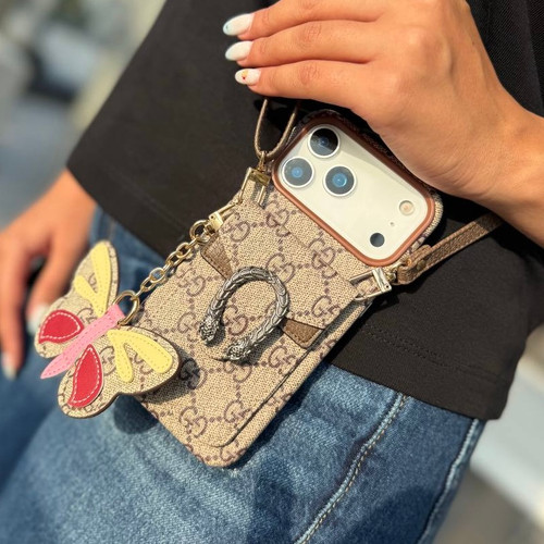 قاب آیفون Gucci snake همراه با بندآویز