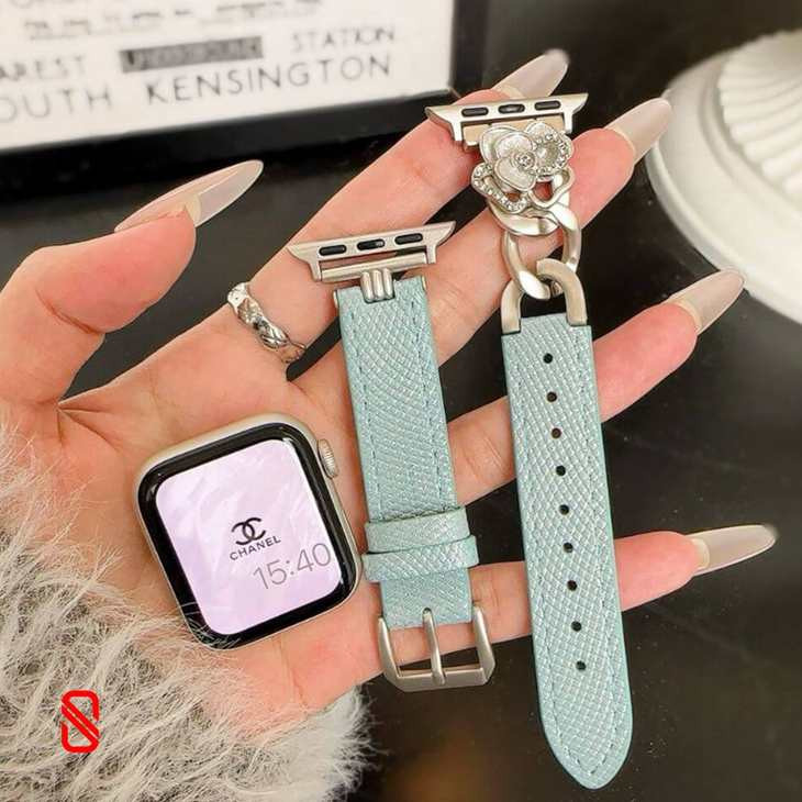 بند اپل واچ چرم و کارتیر Cartier گل شنل Channel (GN466)