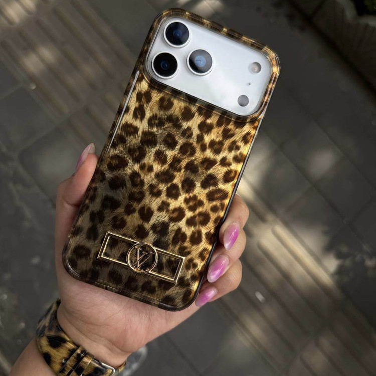 قاب پلنگی لویی ویتون Louis Vuitton آیفون (GN944)