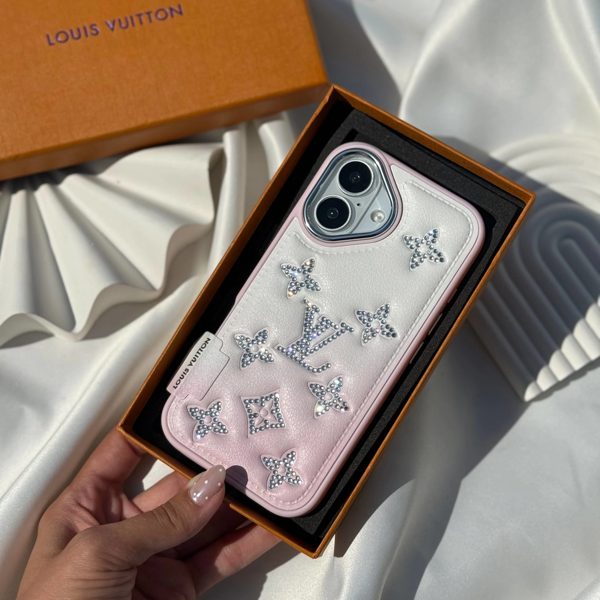 قاب گوشی ال وی چرمی دایموندی (Lv Leather Diamond Pinky) (LP279)