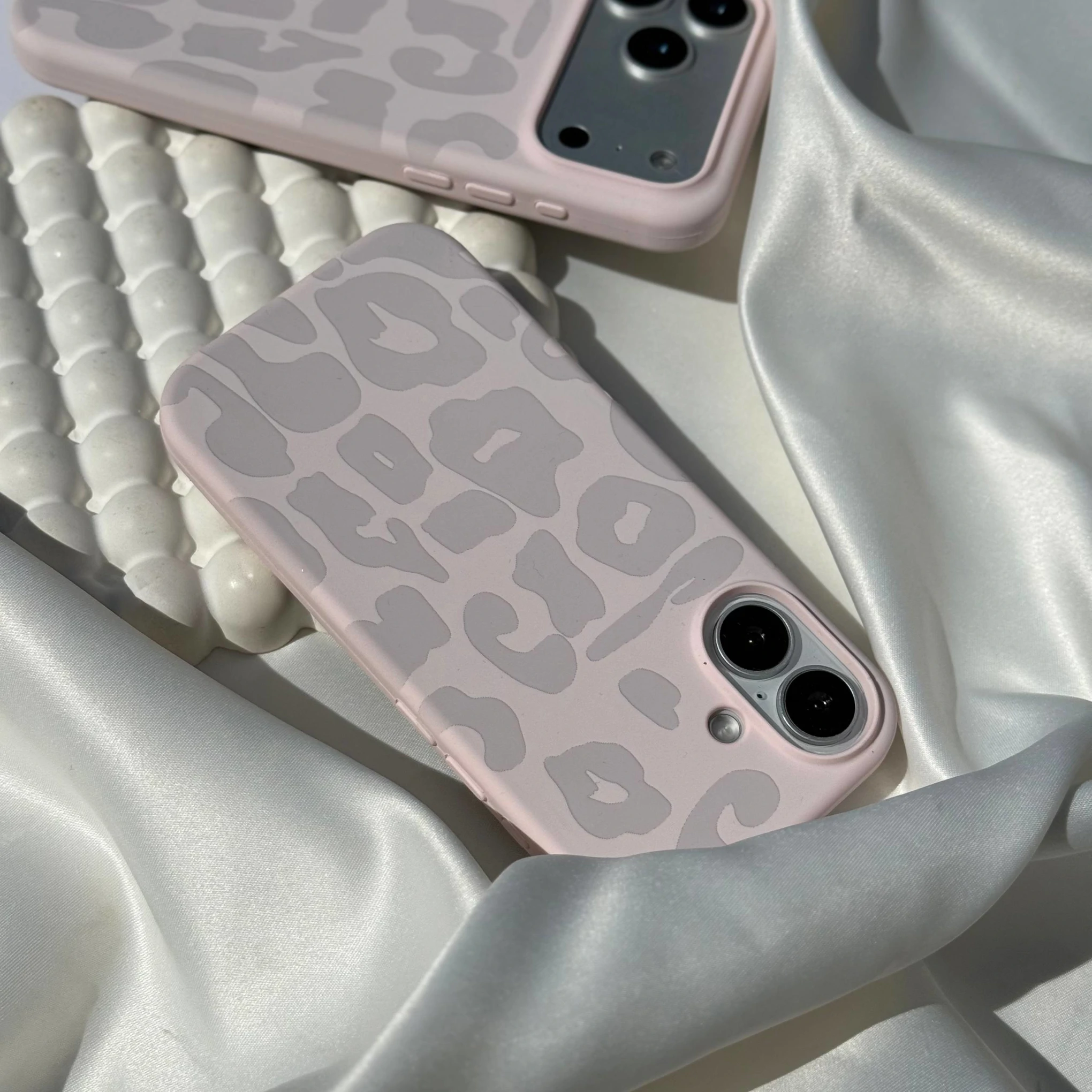 قاب گوشی سیلیکن پلنگ (Leo Silicone) (LP304)