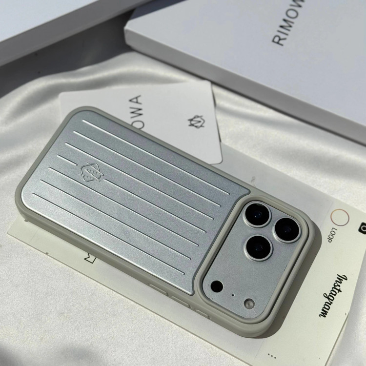 قاب گوشی ریمووا همراه با مگسیف ساپورت (Rimowa Magsafe Support) (LP385)