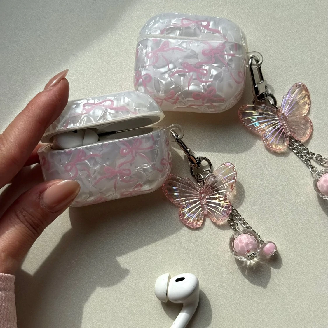 قاب ایرپاد یخی پاپیونی به همراه آویز (Airpods Case Icy Bowtie + Pendant) (LP455)
