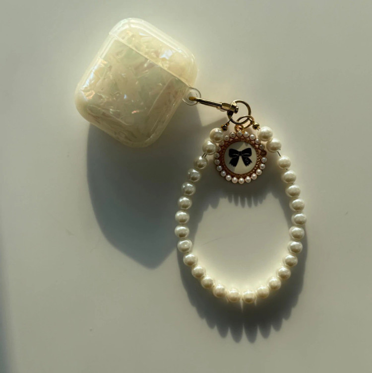 قاب ایرپاد یخی به همراه آویز (Icy Airpods Pendant (LP464)